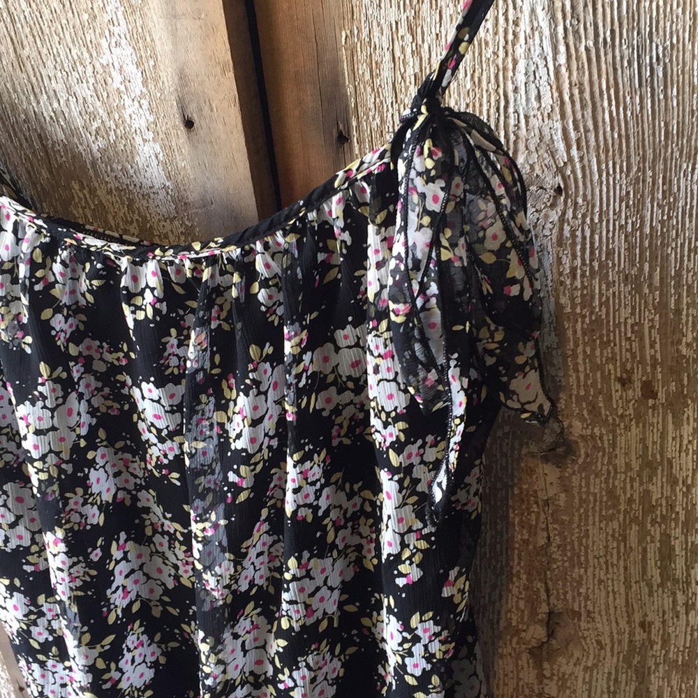 🌼Flower Tank🌸 - Picture 2 of 4